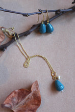 Carica l'immagine nel visualizzatore di Gallery, Orecchini Cetara - In argento placcato oro e giada ottanio - Collezione Terra Mia