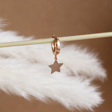 Carica l'immagine nel visualizzatore di Gallery, Mono Orecchino I'm A Star - Cerchietto e ciondolo stella in argento - Collezione Mono Orecchini