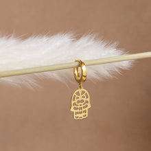 Carica l'immagine nel visualizzatore di Gallery, Mono Orecchino Manita - Cerchietto in argento e ciondolo manita porta fortuna - Collezione Mono Orecchini