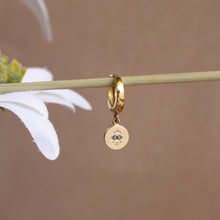 Carica l'immagine nel visualizzatore di Gallery, Mono orecchino Lucky Eye - Cerchietto in argento placcato oro e ciondolo occhio portafortuna - Collezione Mono Orecchini