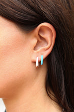 Carica l'immagine nel visualizzatore di Gallery, Mono Orecchino Rainbow Azzurro - Argento placcato oro rosa e smalto azzurro - Collezione Colourful