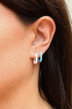 Carica l'immagine nel visualizzatore di Gallery, Mono Orecchino Rainbow Azzurro - Argento placcato oro rosa e smalto azzurro - Collezione Colourful