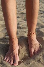 Carica l'immagine nel visualizzatore di Gallery, Cavigliera Stelle Oro - Realizzata a mano in argento placcato oro - Collezione Signorina