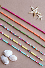 Carica l'immagine nel visualizzatore di Gallery, Cavigliera Heishi Arancione - Waterproof in acciaio e pepite heishi - Collezione Colourful