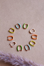 Carica l'immagine nel visualizzatore di Gallery, Mono Orecchino Rainbow Azzurro - Argento placcato oro rosa e smalto azzurro - Collezione Colourful