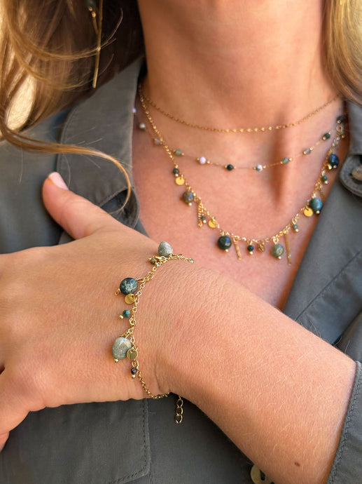 Bracciale Giardino di Bruges - Realizzato a mano in diaspro verde e acciaio inossidabile - Luna e Muschio - Collezione World Tour