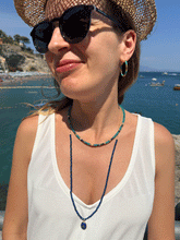 Carica l&#39;immagine nel visualizzatore di Gallery, Collana Formentera Blu - Realizzata a mano in giada turchese ottanio e crisocolla - Collezione World Tour
