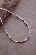 Carica l&#39;immagine nel visualizzatore di Gallery, Collana Eirlys - Girocollo in agata bianca - Waterproof - Collezione Bohm
