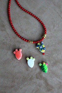 Collana Ficu D'India - Realizzata a mano in corallo bamboo rosso e ceramica siciliana - Collezione World Tour