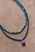 Carica l&#39;immagine nel visualizzatore di Gallery, Collana Formentera Blu - Realizzata a mano in giada turchese ottanio e crisocolla - Collezione World Tour
