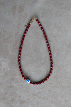 Carica l&#39;immagine nel visualizzatore di Gallery, Collana Maiolica Rossa - Realizzata a mano in corallo rosso e ceramica siciliana - Collezione World Tour
