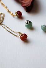 Carica l&#39;immagine nel visualizzatore di Gallery, Collana Micropallini Oro - In argento 925 placcato oro - Collezione Charm

