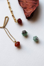 Carica l&#39;immagine nel visualizzatore di Gallery, Collana Micropallini Oro - In argento 925 placcato oro - Collezione Charm

