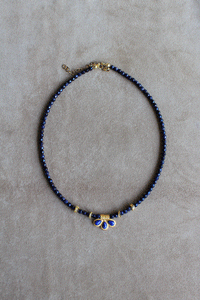 Collana Nychta - Realizzata a mano in pietra di sole blu e pendente lapislazzuli - Collezione World Tour
