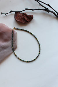 Collana Smeraldite - Girocollo in agata muschiata, giada e argento - Collezione Signorina