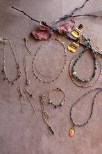 Carica l&#39;immagine nel visualizzatore di Gallery, Collana Crepuscolo Baltico - In rubizoisite e pendente removibile- Luna e Muschio - Collezione World Tour
