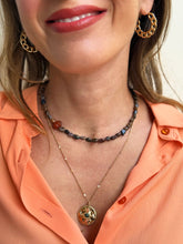 Carica l'immagine nel visualizzatore di Gallery, Pumpkin Valley - In bronzite e zucca agata rossa - Foglie D'Ambra - Collezione World Tour
