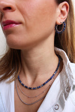 Carica l&#39;immagine nel visualizzatore di Gallery, Bubble Moonlight - Coppia di orecchini a cerchio in argento e pietre in sodalite - Collezione Bubble
