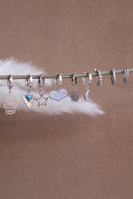 Carica l&#39;immagine nel visualizzatore di Gallery, Mono Orecchino Cuore Argento - Cerchietto e ciondolo cuore in argento  - Collezione Mono Orecchini
