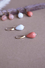 Carica l&#39;immagine nel visualizzatore di Gallery, Orecchini Pompei - In argento placcato oro rosa e corallo rosa - Collezione Terra Mia

